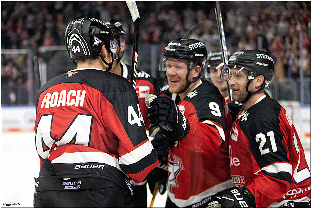 PENNY DEL; Koelner Haie- Bietigheim Steelers; Koeln, 19.11.2021